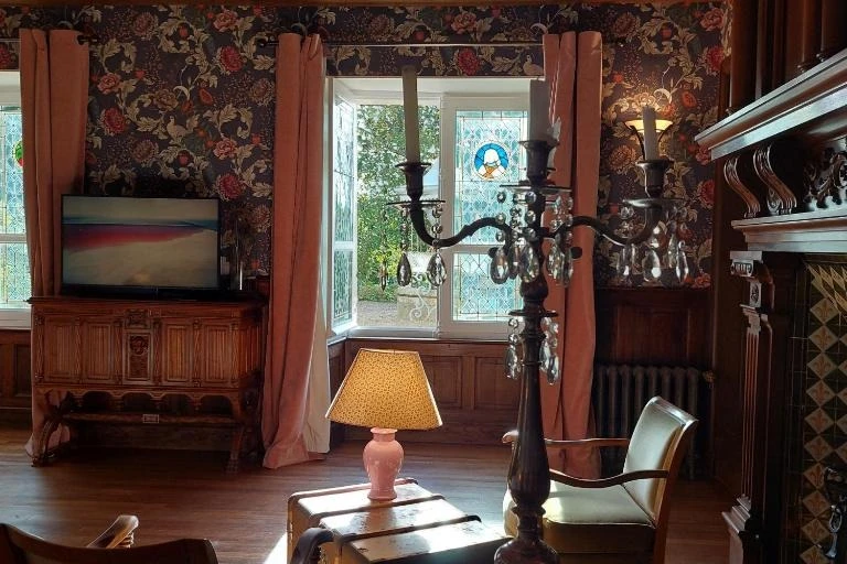 Grande chambre indépendante du salon pour 2 personnes avec un literie extra large et rangements