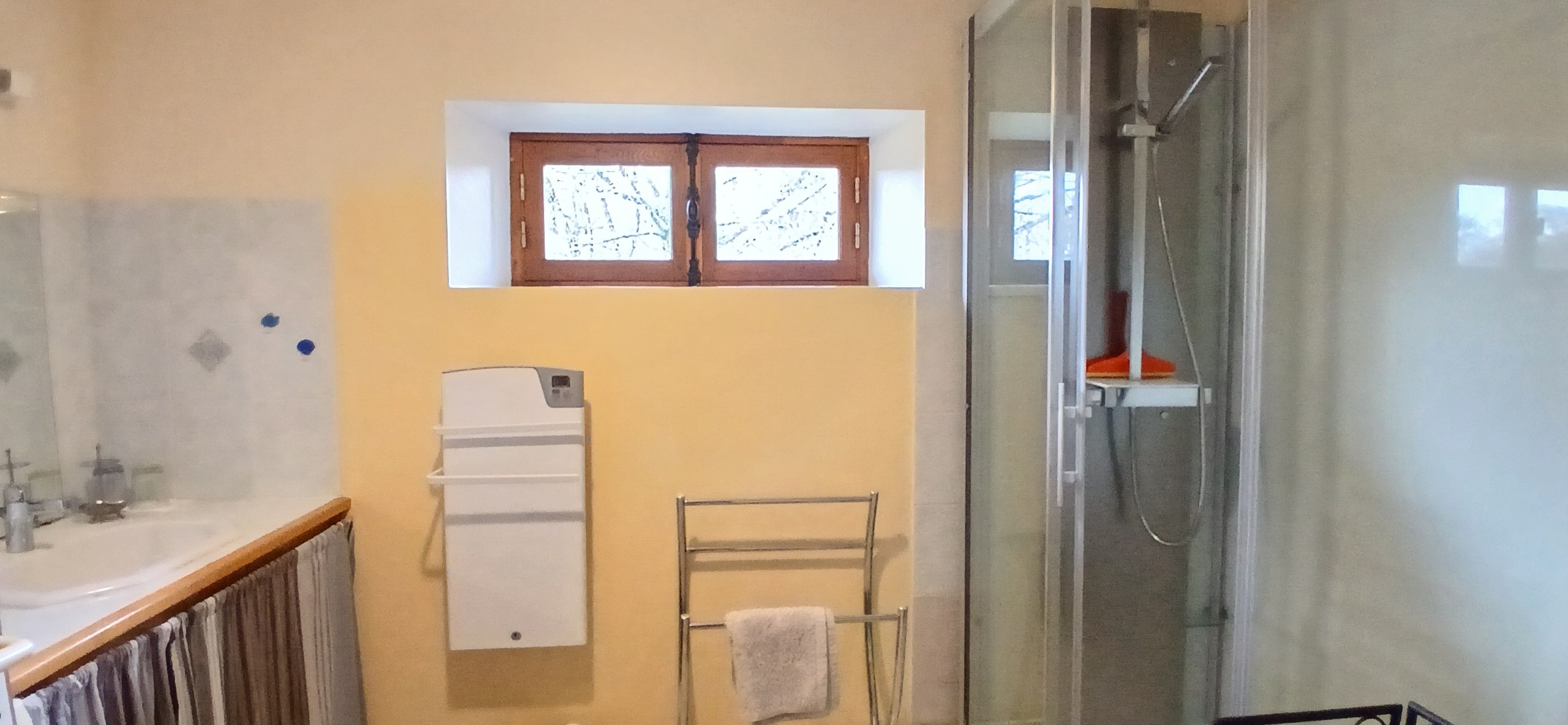 La Petite Maison, Faux  Mazuras : la salle d'eau