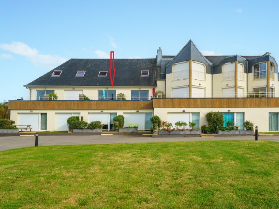 Appartement avec grand balcon au 1er étage de la résidence