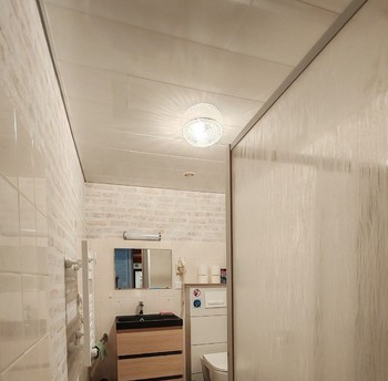 Salle d'eau avec wc - Appartement Domaine du Hêtre proche des Thermes