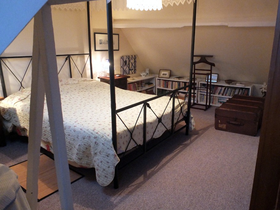 La chambre 1 au 2ème étage avec baldaquin