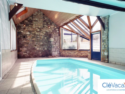 Piscine couverte et chauffée