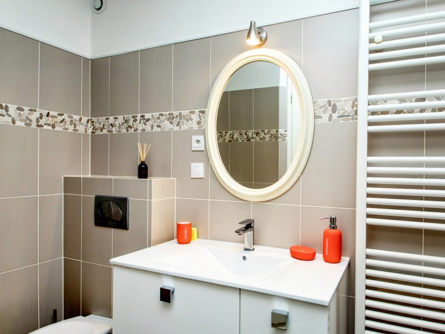 Salle d'eau avec WC au RDC