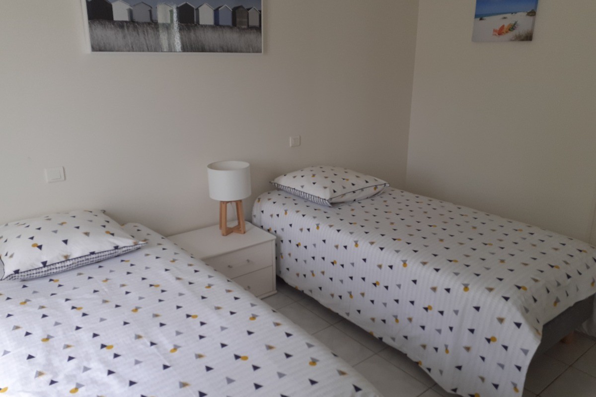 Chambre 2 avec deux lits en 90