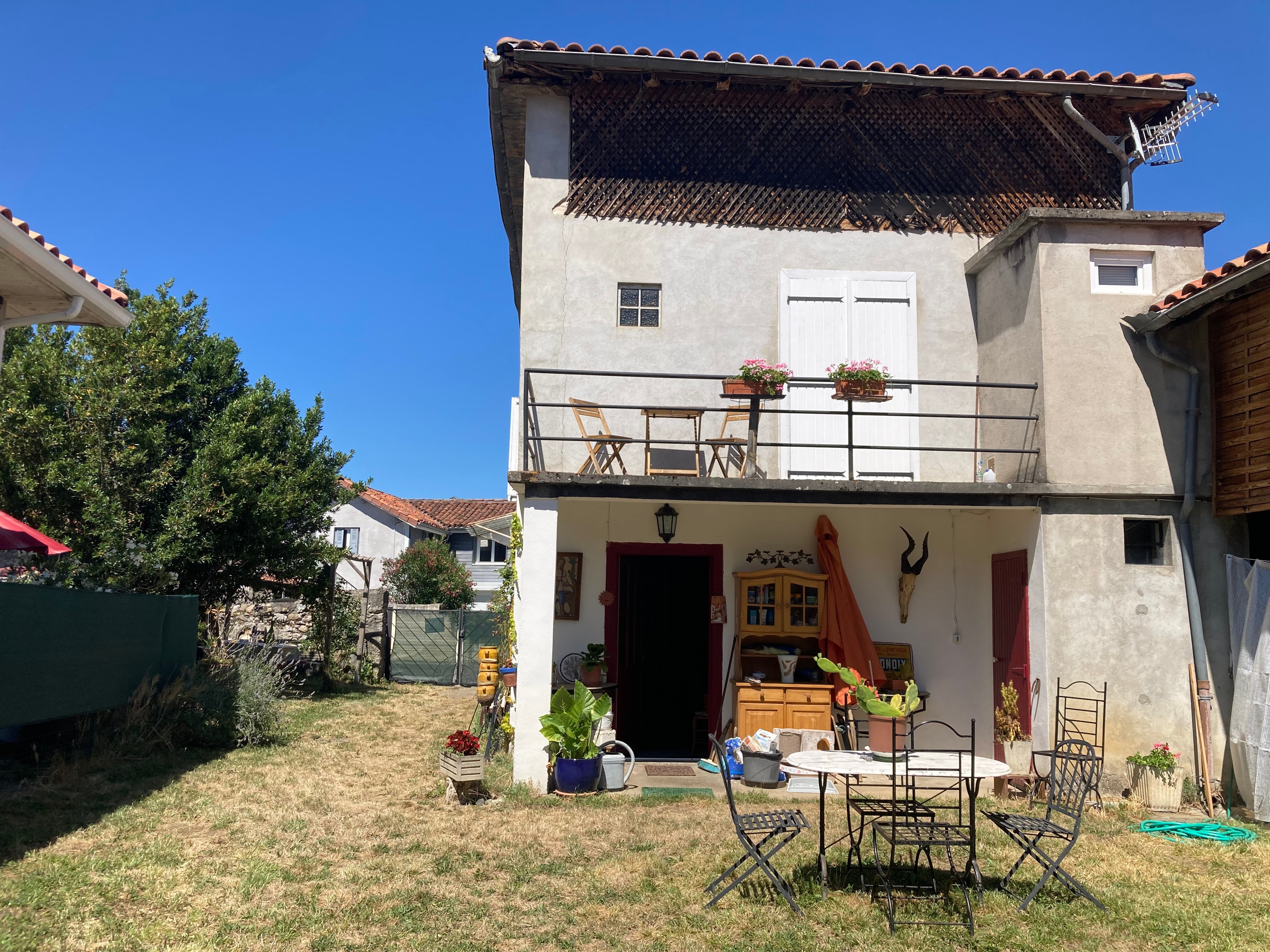 Zélie’s house – garden