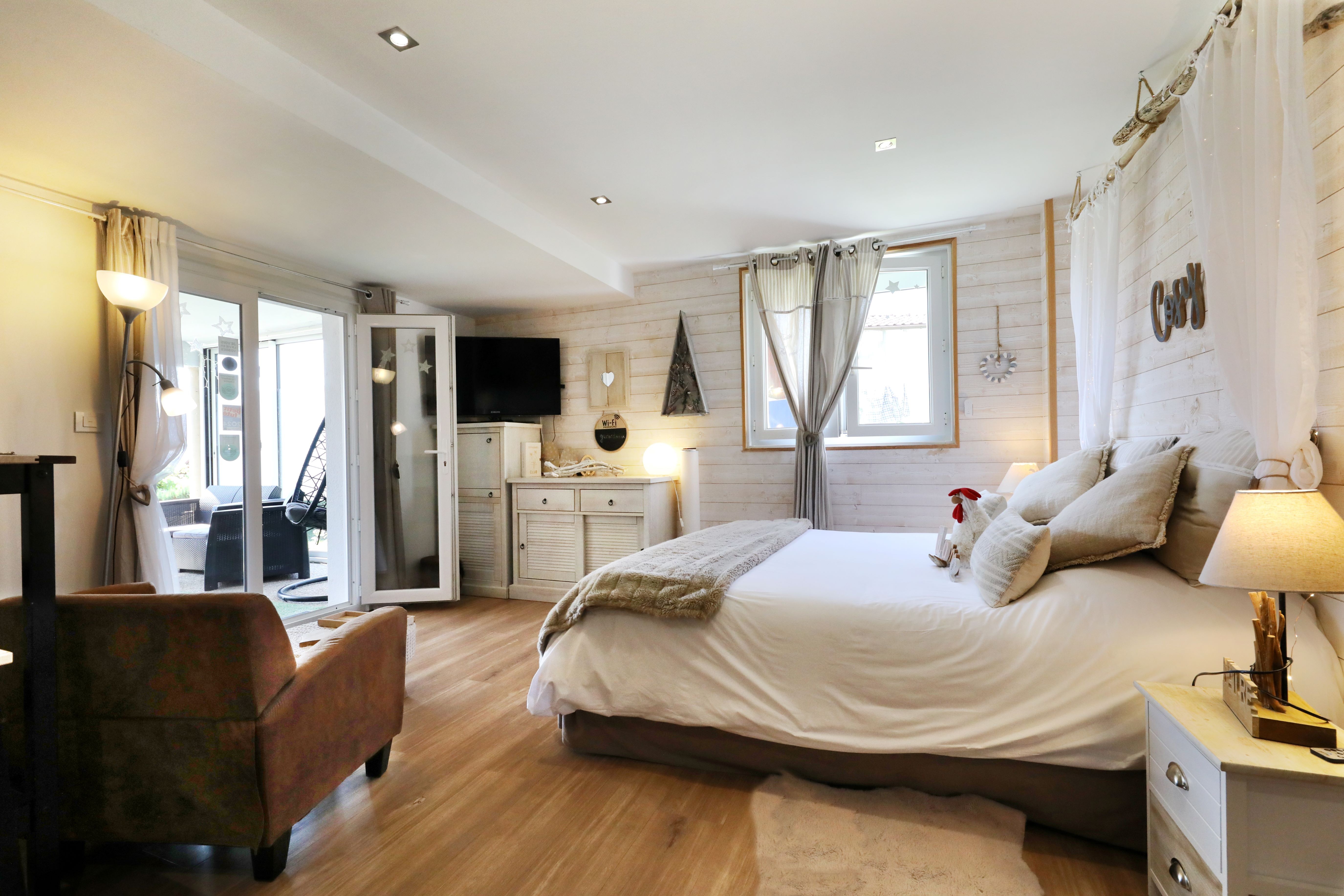 Espace nuit et salon - Chambre cosy Le Nid Cosy d'Isa