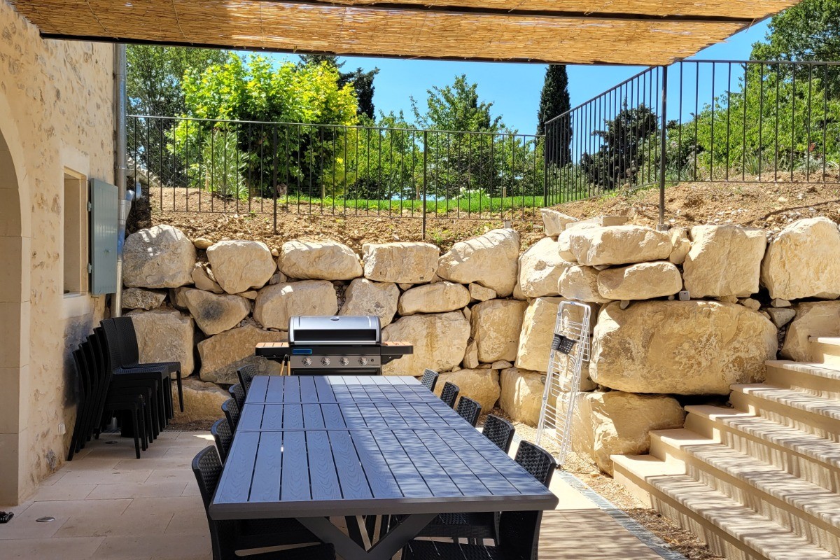 Terrasse avec barbecue gaz