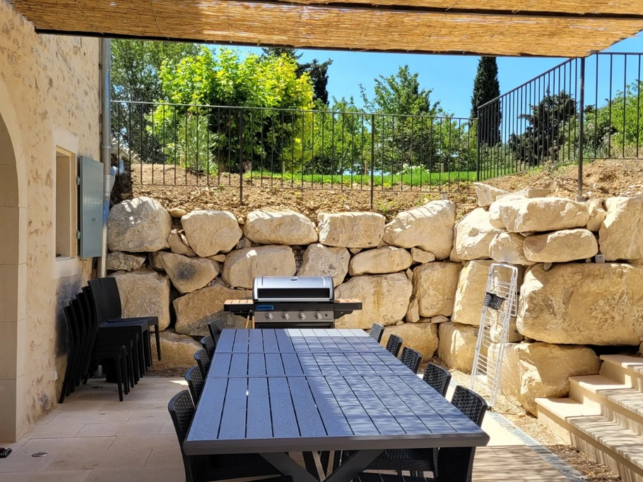 Terrasse avec barbecue gaz