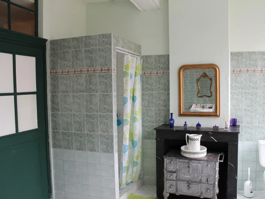 Salle de bains de la chambre "Antoinette de Bourbon