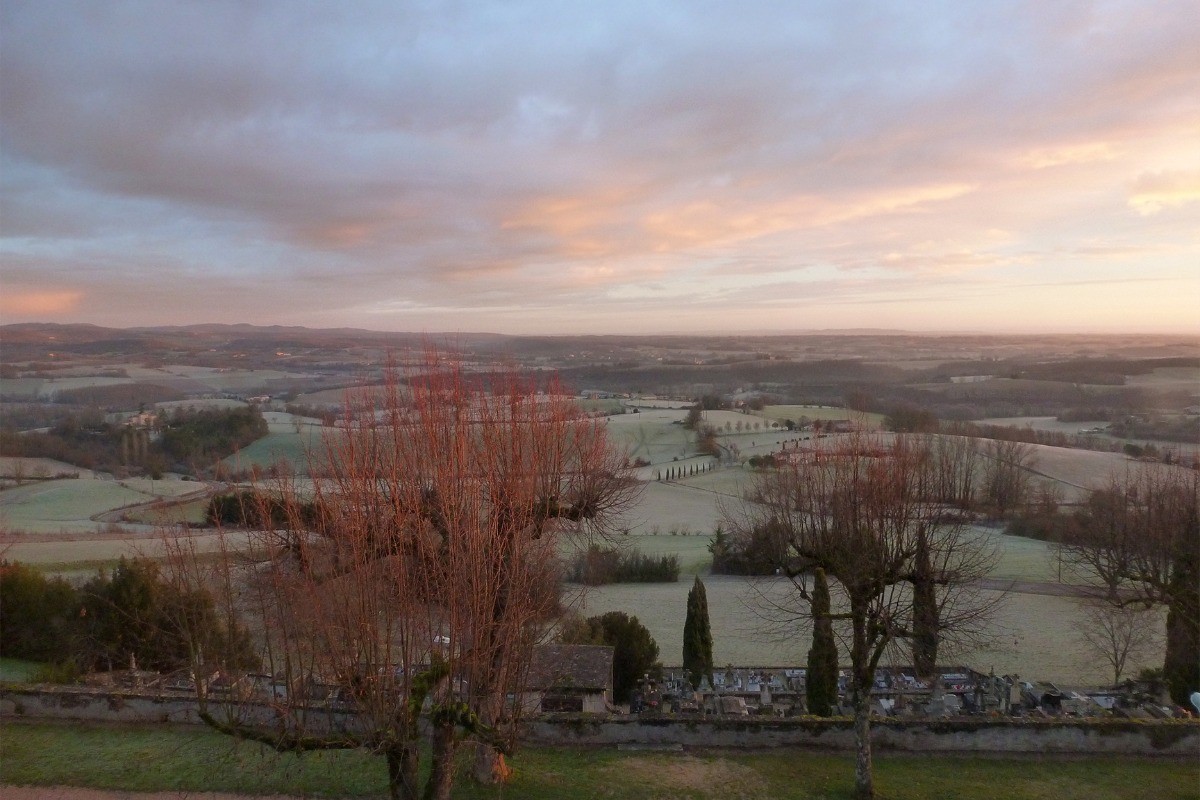 Vue du gite  au blason bleu à Castelnau de Montmiral (Tarn près de Toulouse)