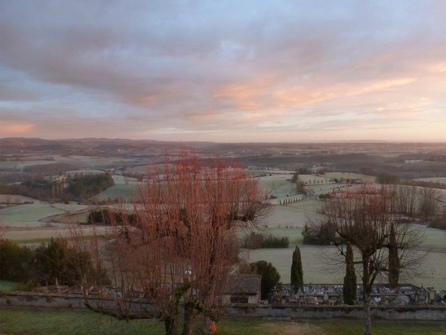 Vue du gite au blason bleu à Castelnau de Montmiral (Tarn près de Toulouse)