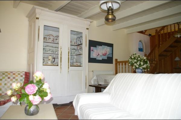 Salon- séjour- Maison de caractère à la campagne dans un superbe cadre , près de la mer. 5 pers.