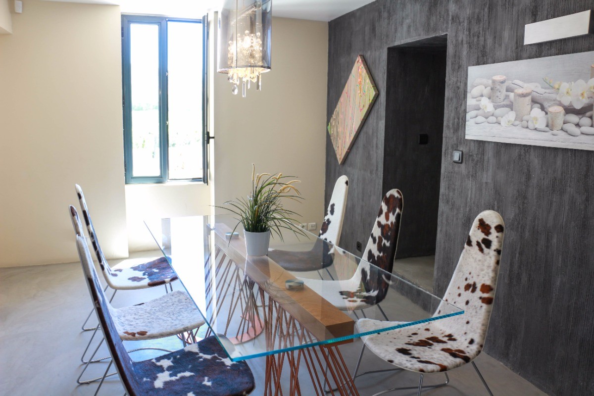 Bastide 8 personnes, piscine, jacuzzi, billard à Saint Cyr sur Mer, la salle à manger