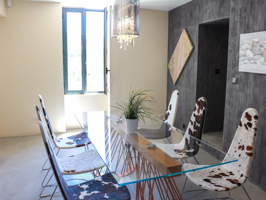 Bastide 8 personnes, piscine, jacuzzi, billard à Saint Cyr sur Mer, la salle à manger