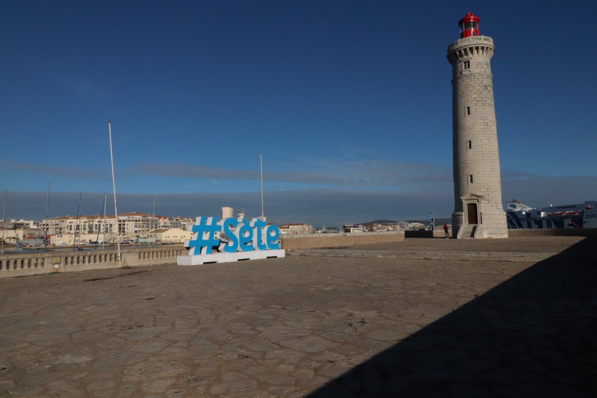 Phare du môle St Louis