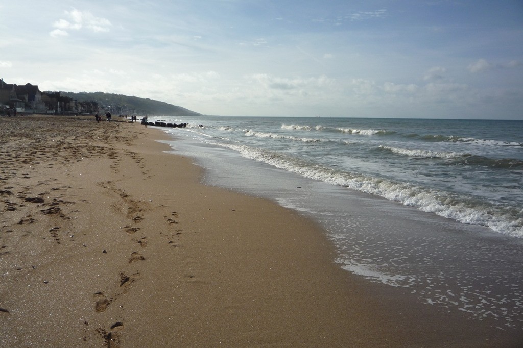 Plage de sable fin de VILLERS SUR MER qui s'étend sur 2 km !