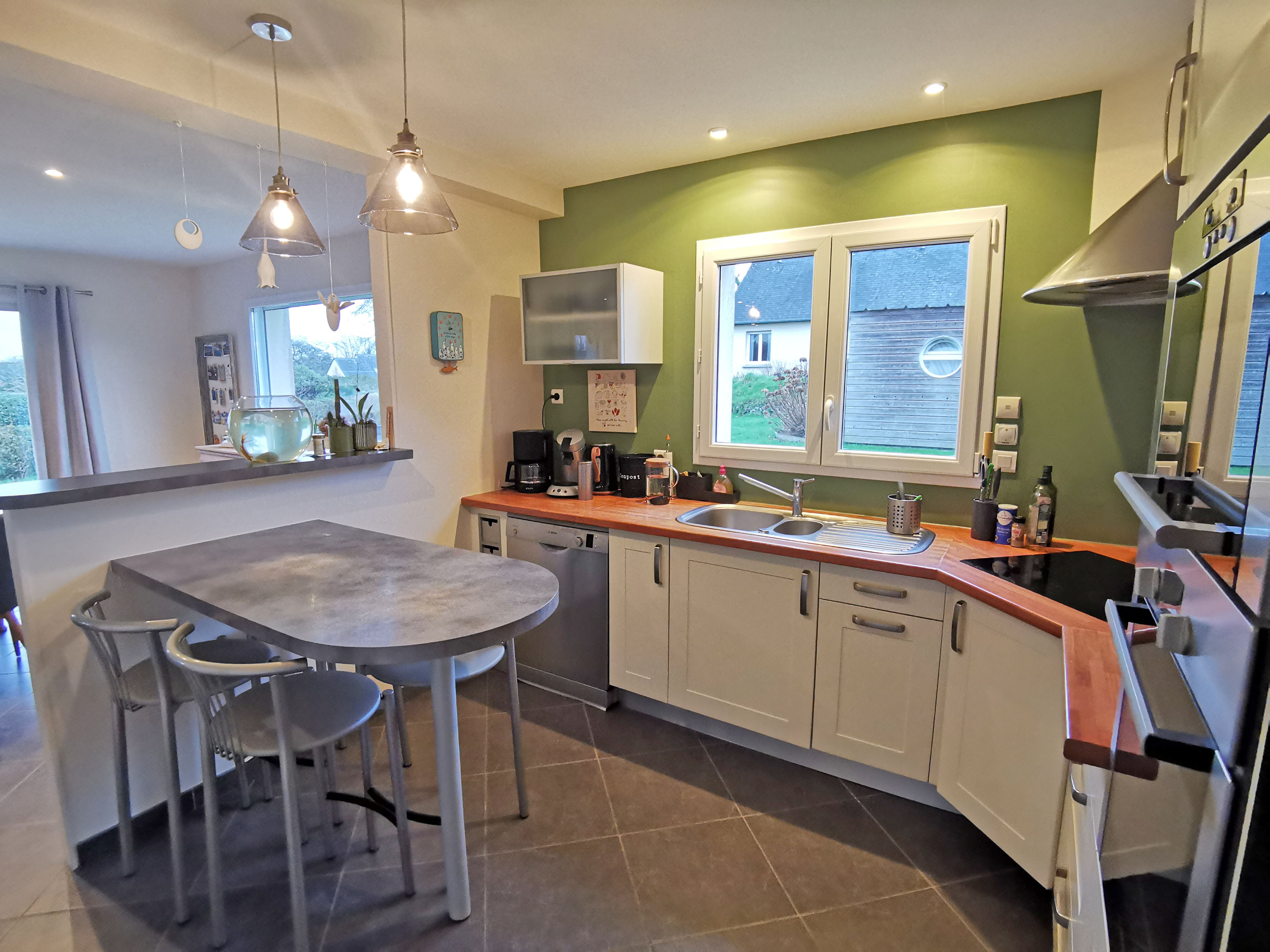 Fitted and equipped kitchen