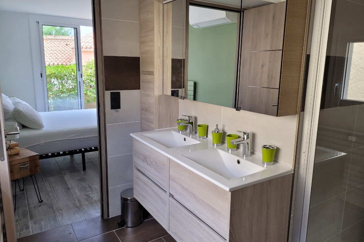 Salle d'eau RDC privative