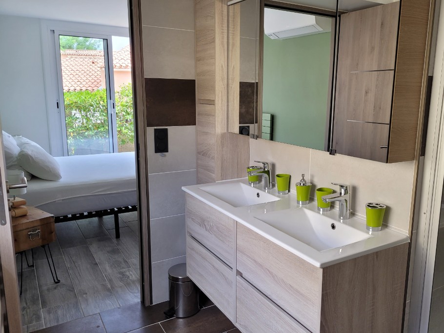 Salle d'eau RDC privative