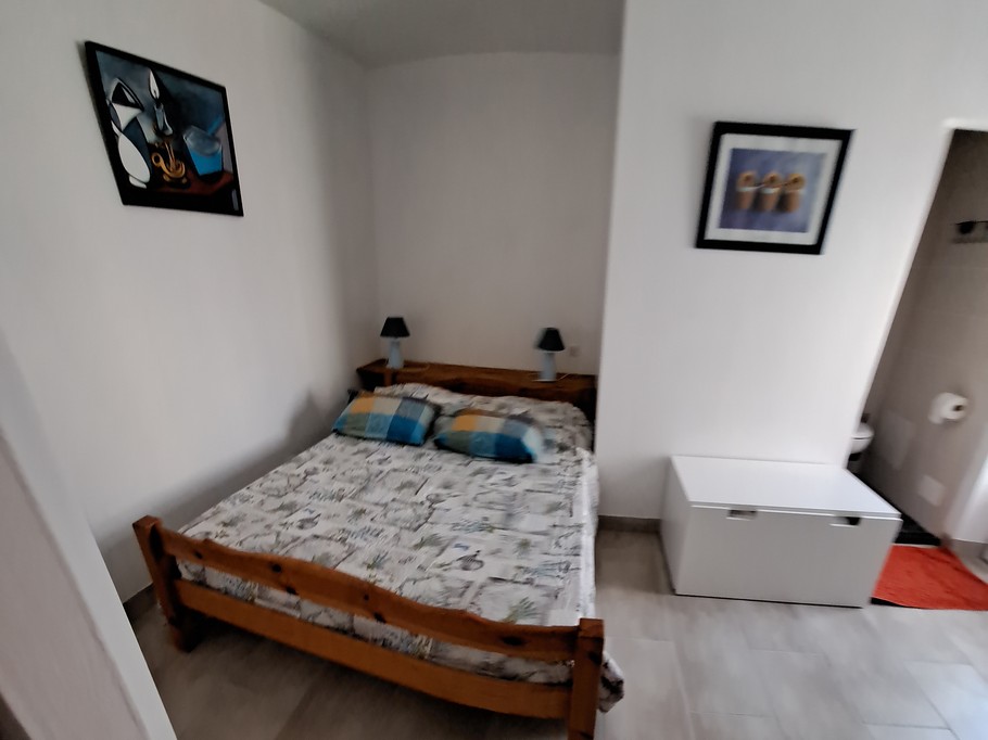 chambre 1 avec salle d'eau- PMR - rez de chaussée