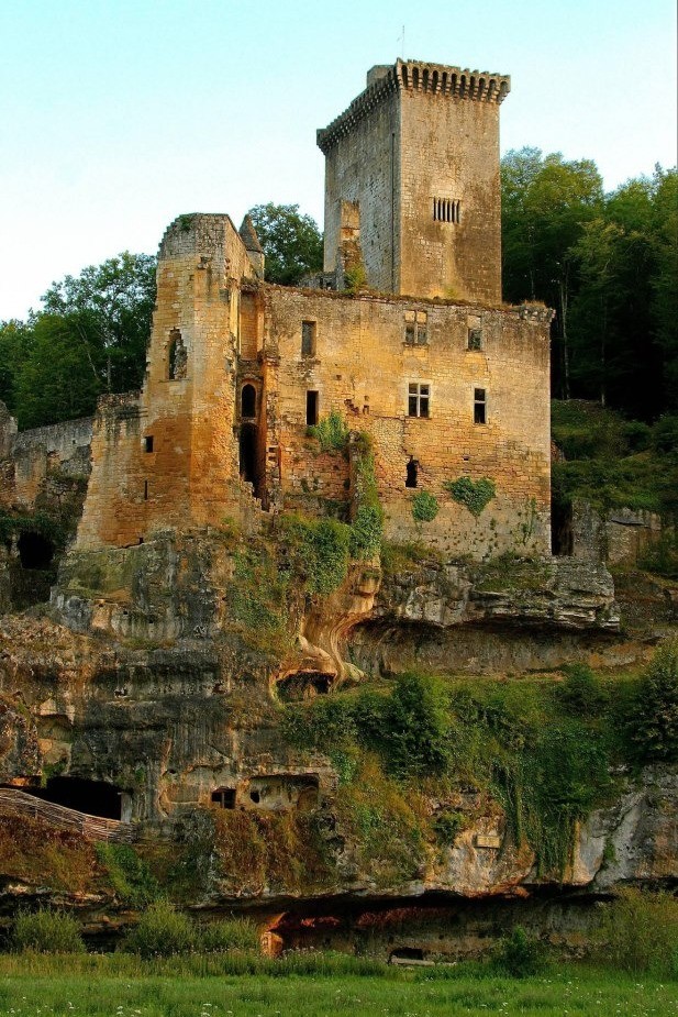 CHÂTEAU Comarque 7km
