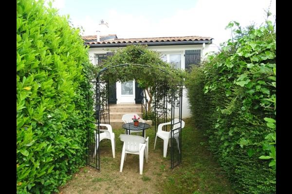 sortie de derrière le gite