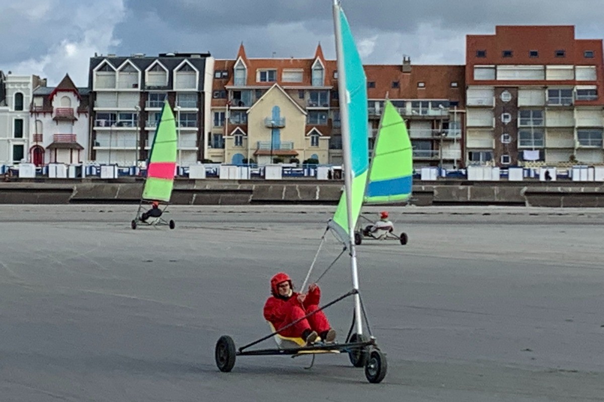 POSSIBILITE DE CHAR A VOILE AU PIED DE L'APPARTEMENT-COURS AU CENTRE NAUTIQUE DE WIMEREUX OU BOULOGNE SUR MER