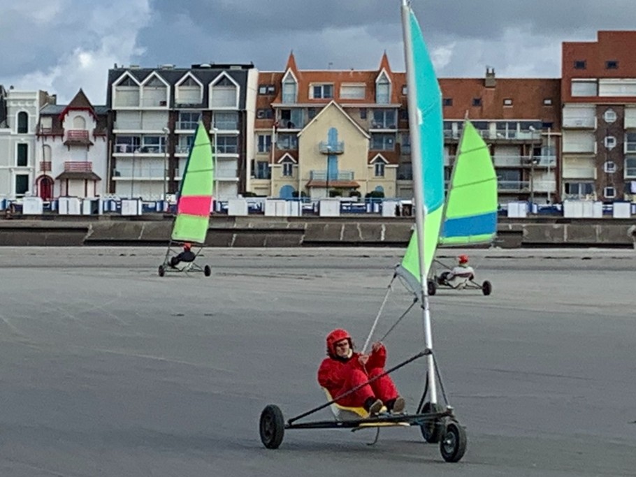 POSSIBILITE DE CHAR A VOILE AU PIED DE L'APPARTEMENT-COURS AU CENTRE NAUTIQUE DE WIMEREUX OU BOULOGNE SUR MER