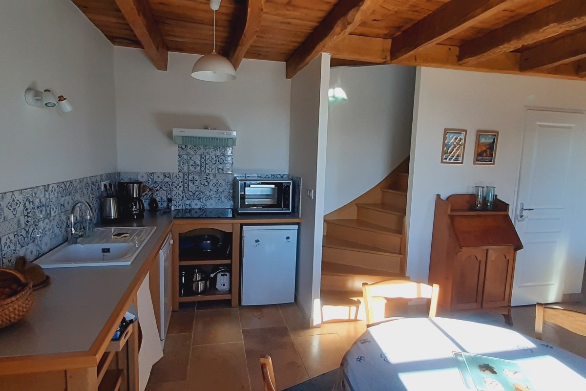 Cuisine Gîte LA METAIRIE MAISON LAUDATOSI LOT 46120 Le Bouyssou