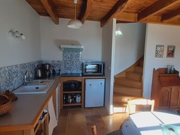 Cuisine Gîte LA METAIRIE MAISON LAUDATOSI LOT 46120 Le Bouyssou