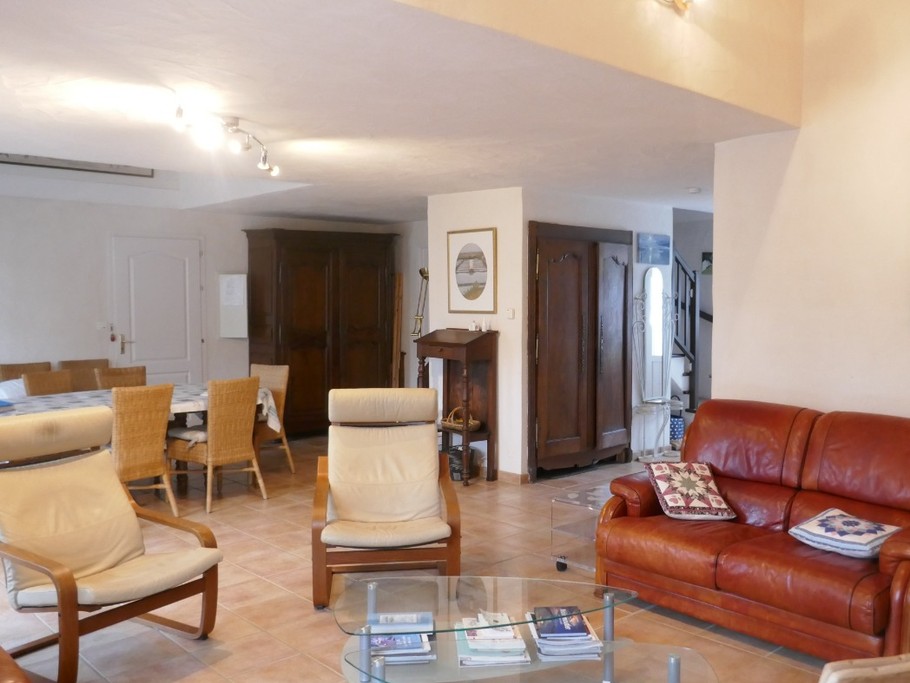 Un séjour double spacieux