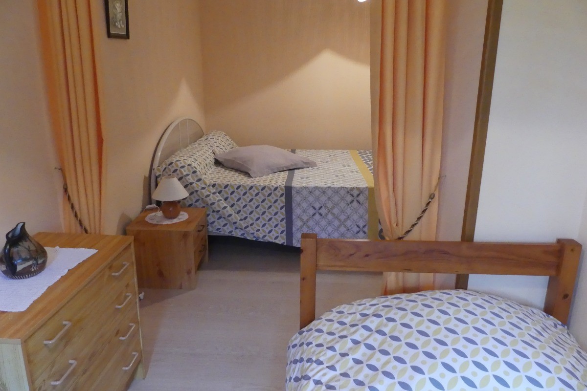 Chambre  3 pers lit 140 + lit 90