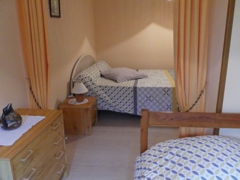 Chambre  3 pers lit 140 + lit 90