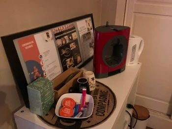 nécessaire petit déjeuner dans la chambre