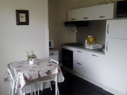 Cuisine bien équipée - Studio 2ème étage