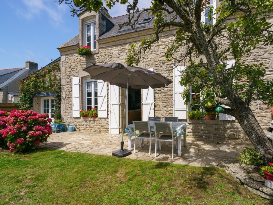 Jardin avec terrasse ombragée