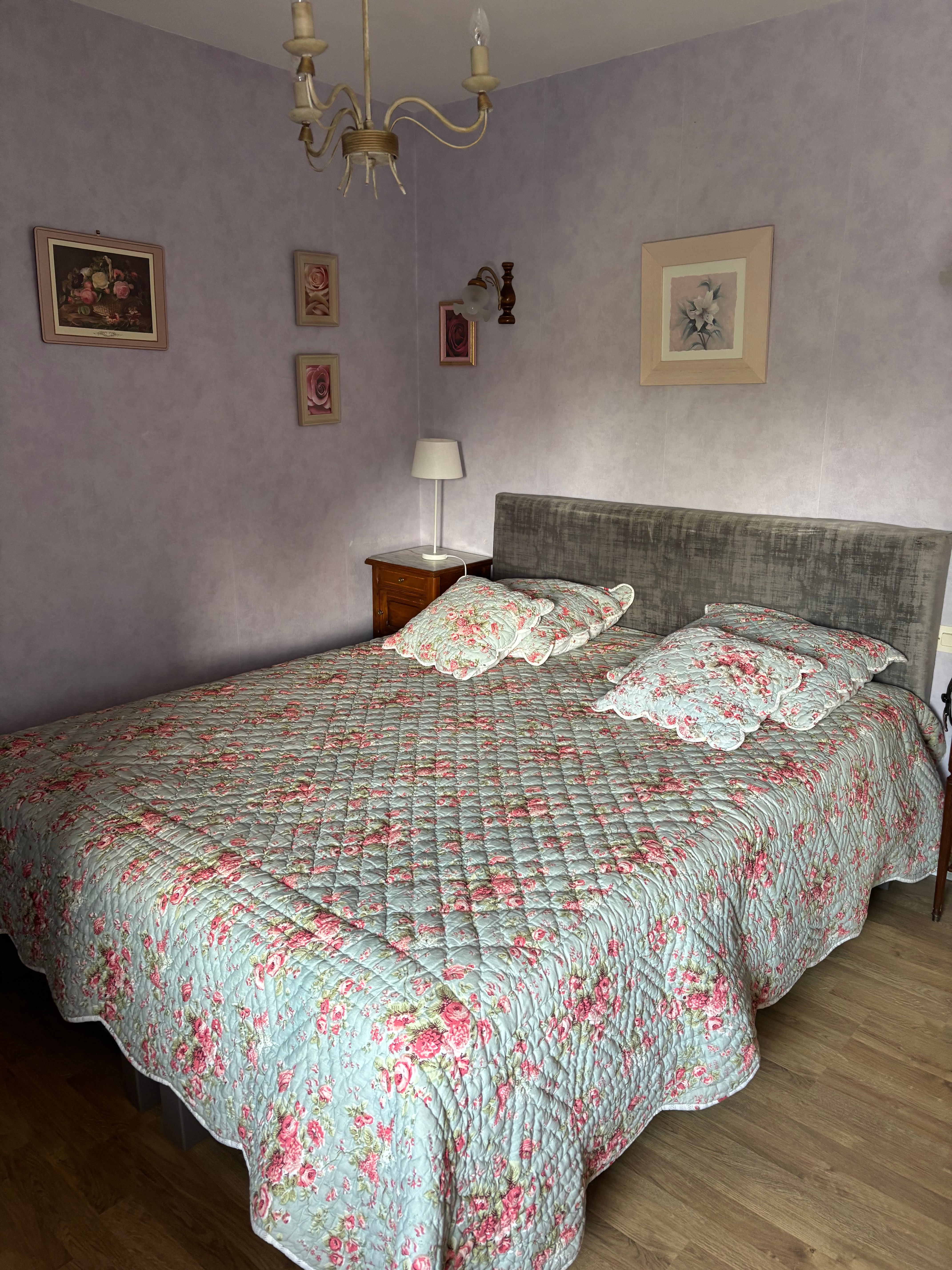 1 ère chambre avec lit 160x200