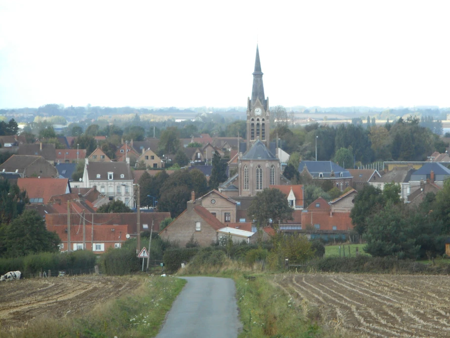 Vu du village en descendant le Mont des Cats