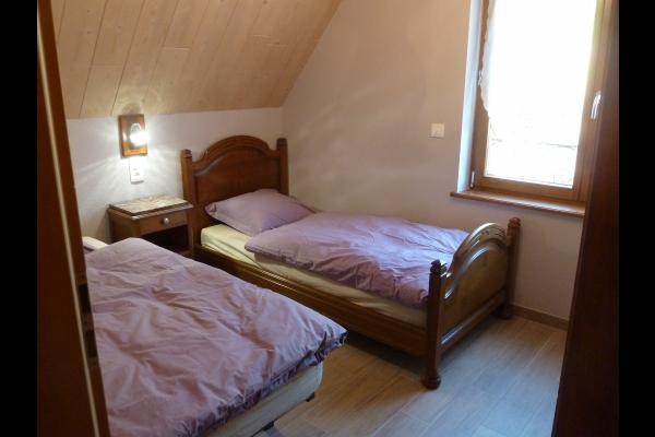 Chambre 2 : 2 lits de 90 x190