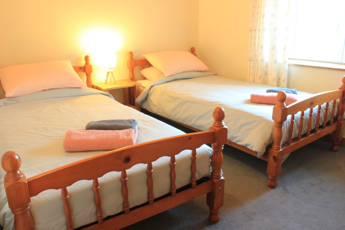 Une troisième chambre double à l'étage avec deux lits jumeaux