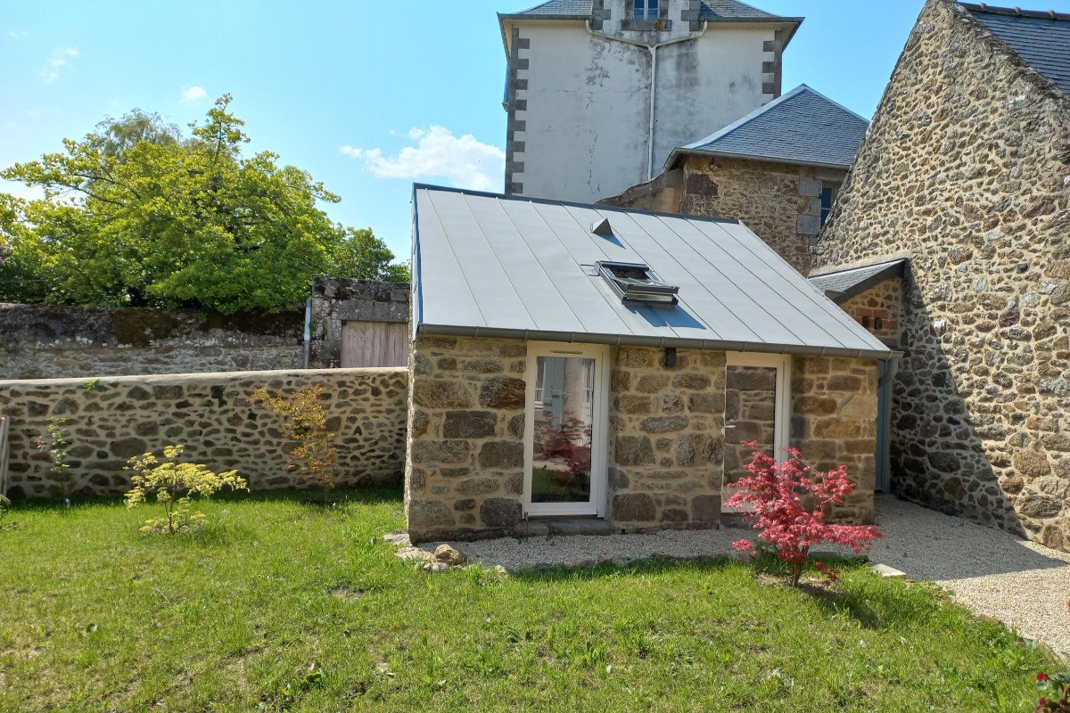 Jardin vue sur cabanon