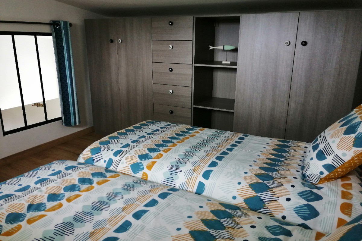 CHAMBRE AVEC 2 LITS UNE PERSONNE