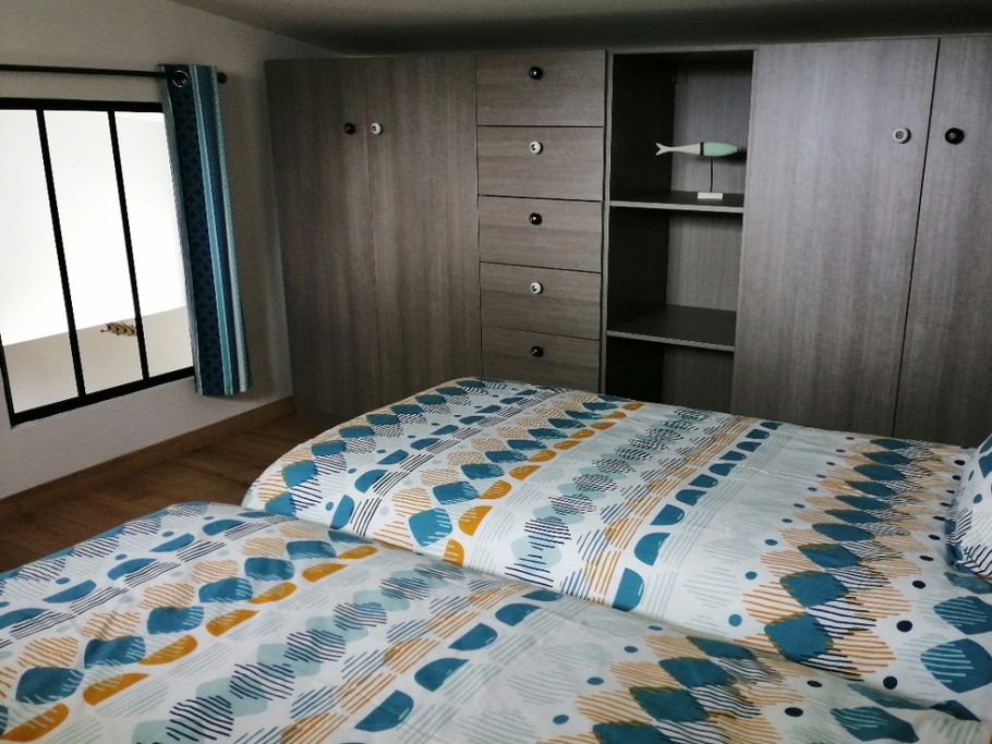 CHAMBRE AVEC 2 LITS UNE PERSONNE