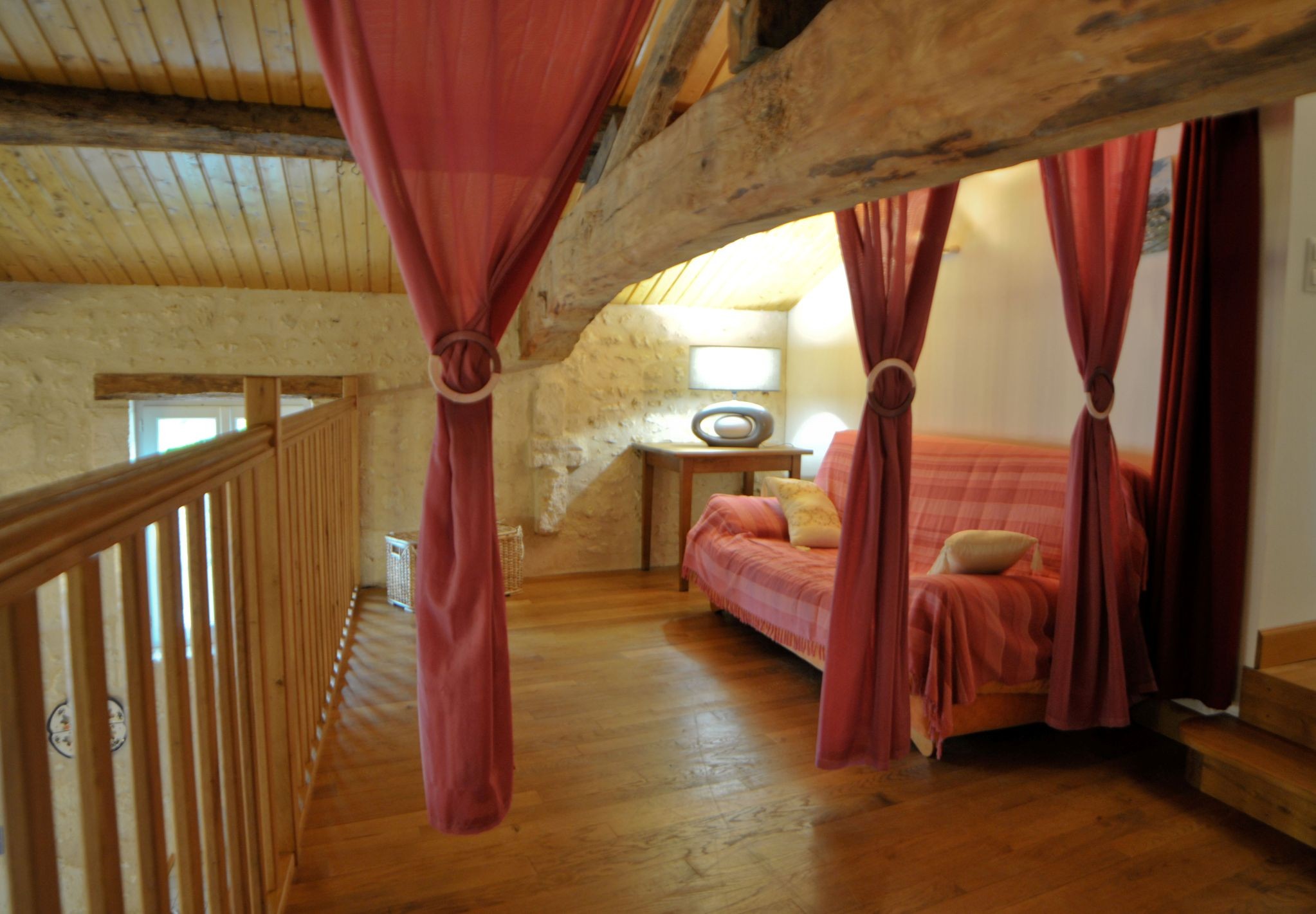 Gite La Grange Chez Bariot pour 10 personnes avec piscine et jacuzzi intérieur en Charente