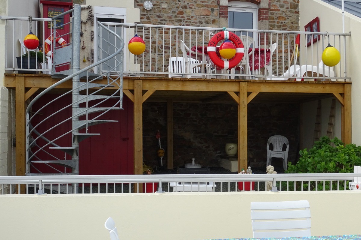 Façade du côté port
