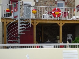 Façade du côté port