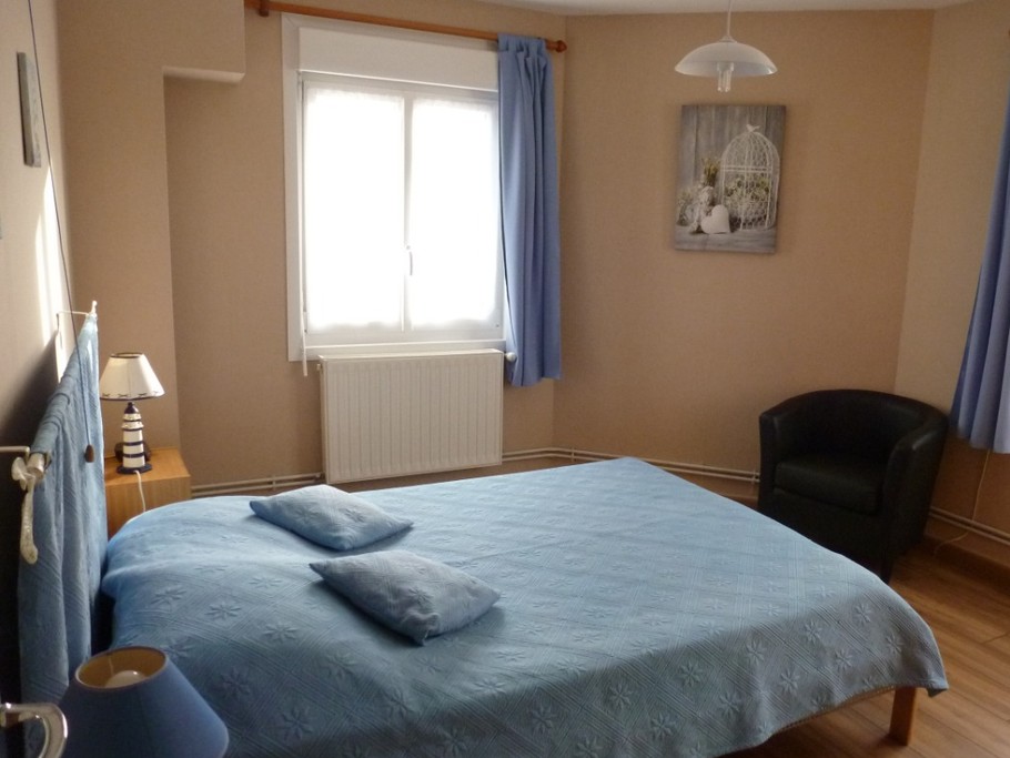 Première chambre (lit 140)