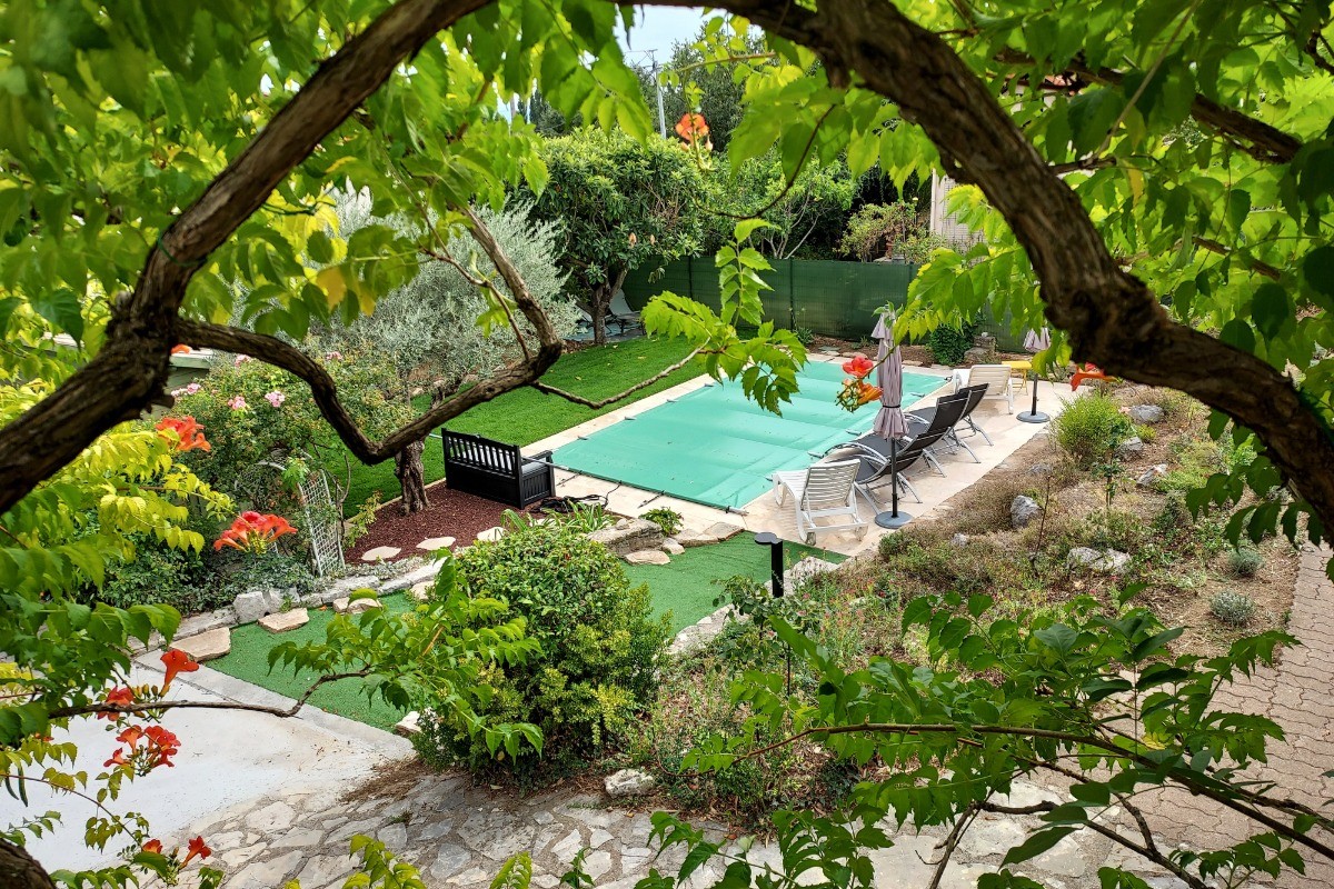 Vue Piscine depuis Véranda