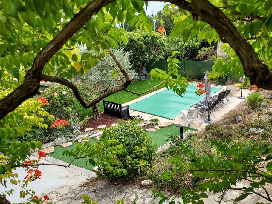 Vue Piscine depuis Véranda