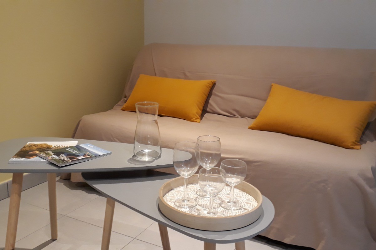 Gîte Ains'Temps Bugey - Salon avec BZ 160 x200
